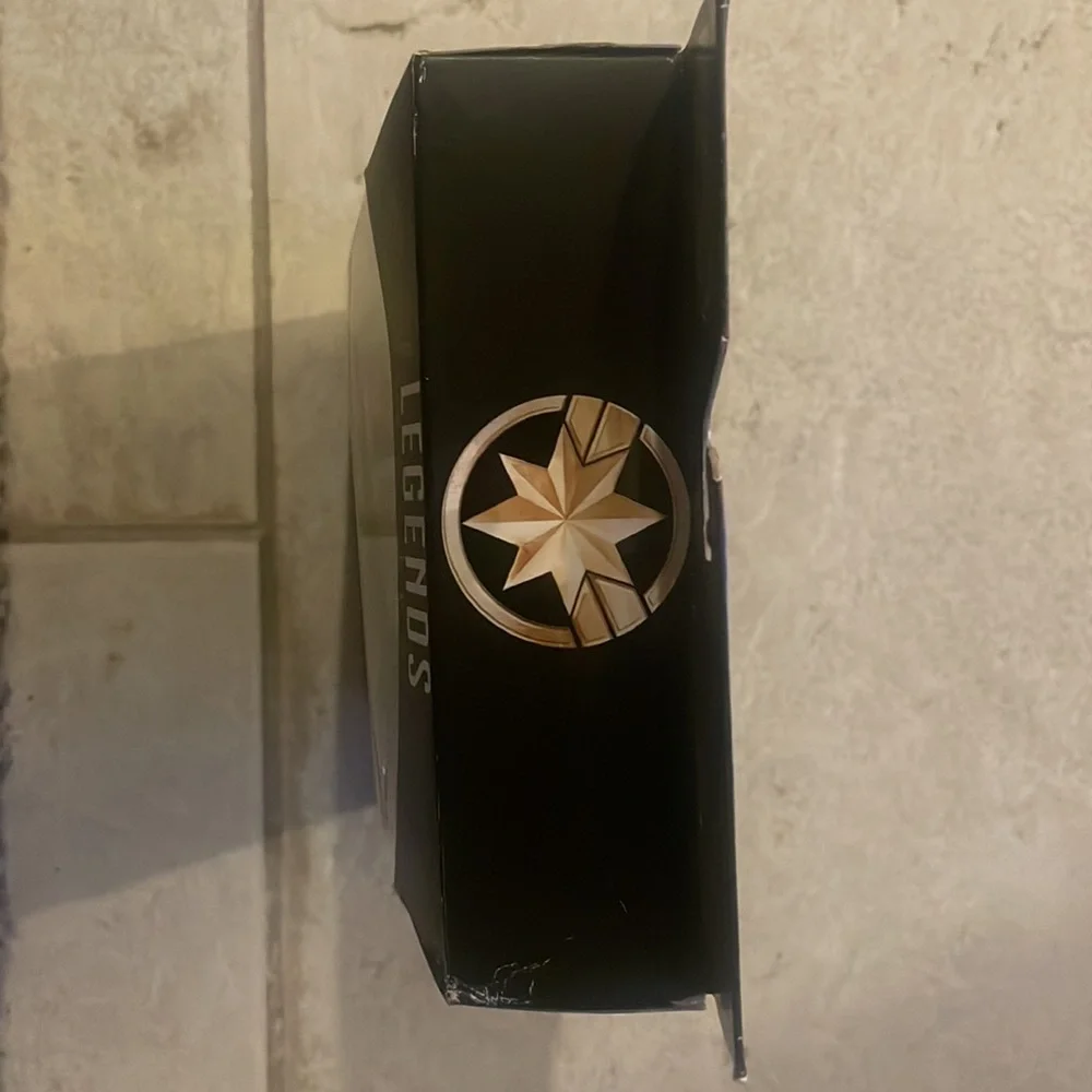 Never Opened Hasbro: Marvel Legends Series-Captain Marvel Yon-Rogg - Picture 3 of 4